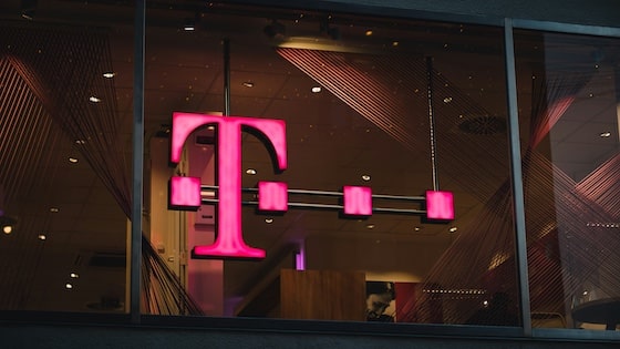 T-Mobile Uplevels Ad Monetization, Acquires Vistar Media